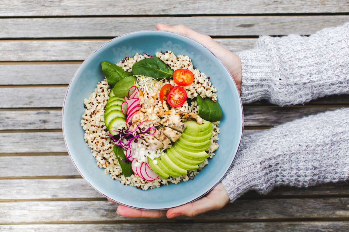 Како правилна исхрана штити вашу кичму и помаже у контроли тежине